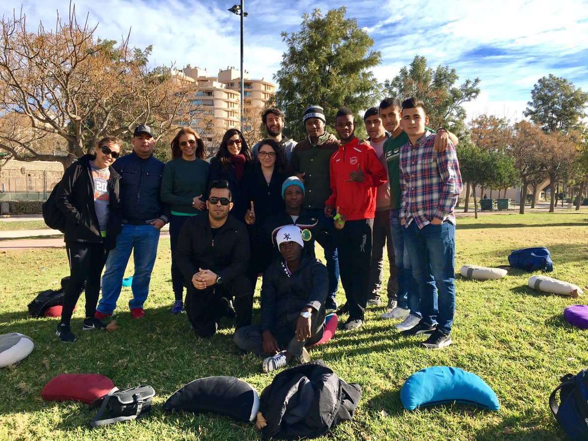 proterapeutico's tweet photo. Nuestro equipo realizó un taller solidario de #Mindfulness con la Fundación Cepaim Valencia para la convivencia y cohesión social. 

Hemos querido poner nuestro granito de arena en apoyo a esta asociación de acogida y protección internacional, empleo y formación para inmigrantes. https://t.co/lS2ELxnhKx