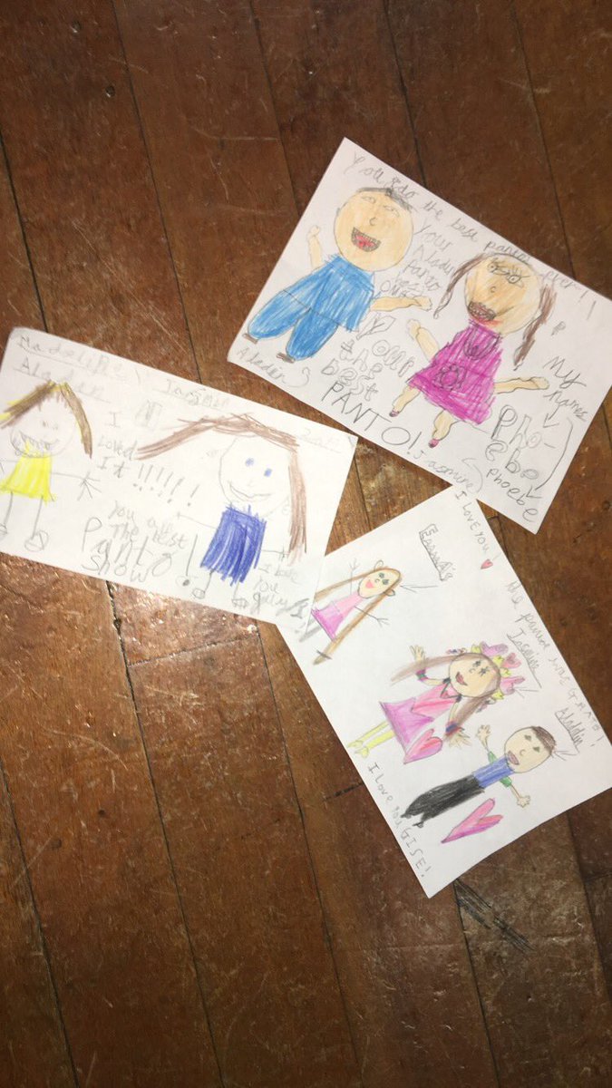 3little girls gave me these after the panto show the other day. How cute it’s drawing of aladin and Jasmin 💕