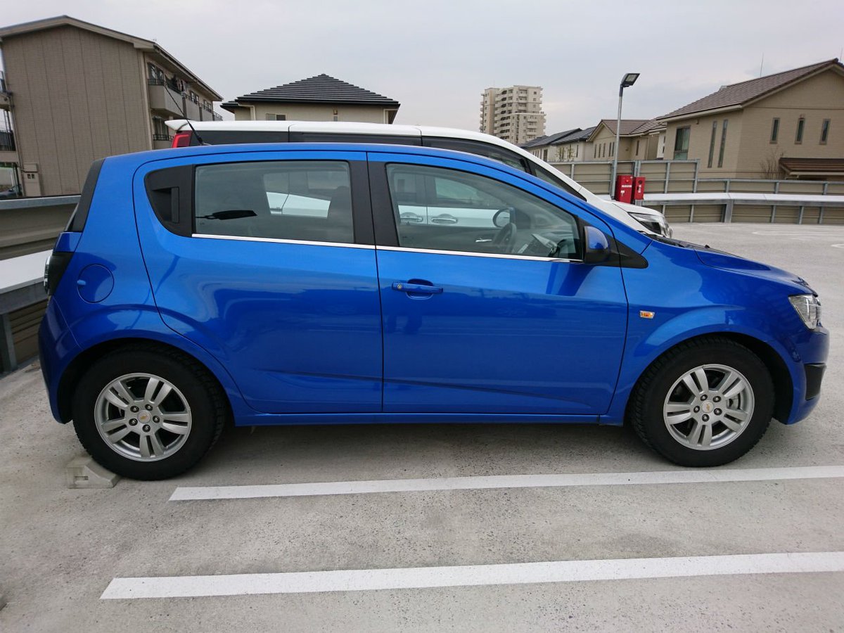 Aka 愛車を修理で預け 代車がまさかのアメ車 シボレー ソニック アメ車の印象通りの高燃費 Wikiによると1600ccなのに10 9km L と一昔前の軽自動車並みの振動 ちょっとバタ臭い外観デザインは相変わらずだけど いろいろ見ていくとなかなか良いところ