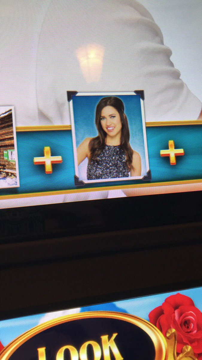aghoff10's tweet photo. First time in Vegas and @benhiggi and @kaitlynbristowe brought me good luck on the slots! #BachelorNation https://t.co/RUg4JtWLhc
