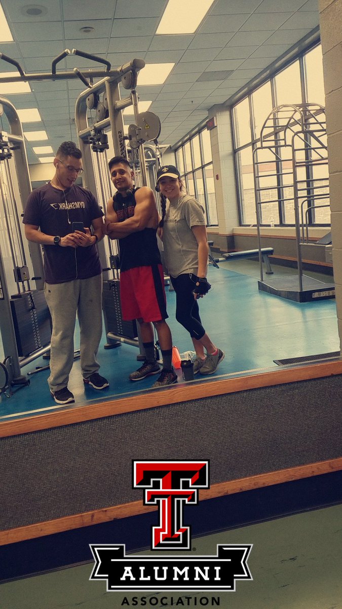 domcontreras's tweet image. Pre graduation gains w/ @DJbleedthestar @destinynashh #texastech