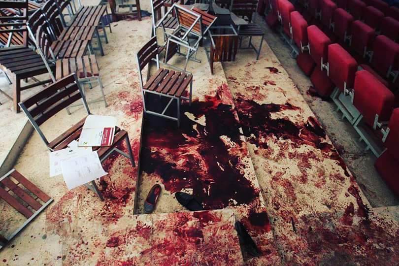 cric_story's tweet photo. برسی پر پھول تو سب نے دیکھے ہوں گے مگر پھولوں کی برسی سہی نہیں جاتی 😭
#Black_day #Dec2014 #ApsPeshawar https://t.co/uSap0pCkGg