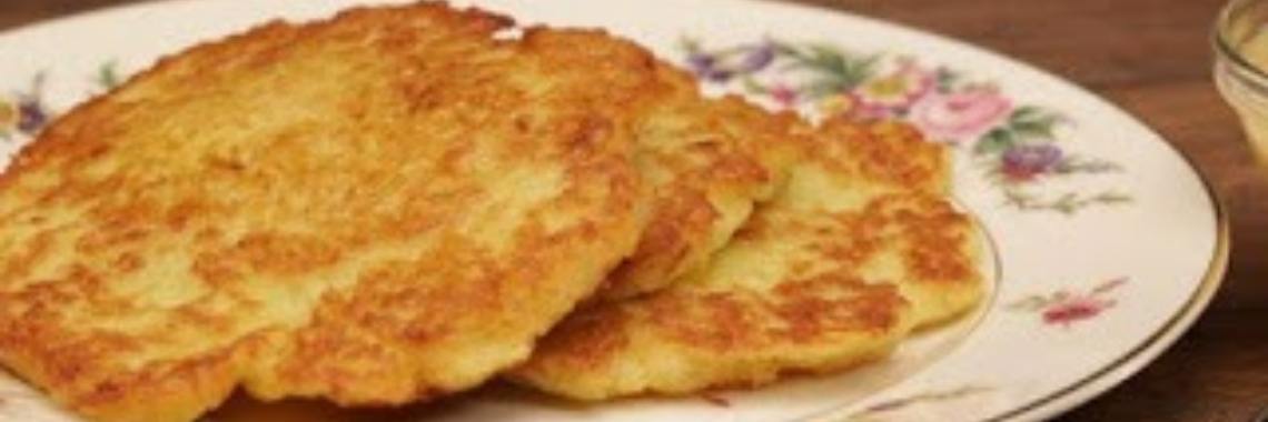 MoestuinHulp's tweet image. Rijfkoeken maken, oftewel Reibekuchen of Aardappelkoeken #recept #Food #&amp;amp; #Drinks oal.lu/qM7er