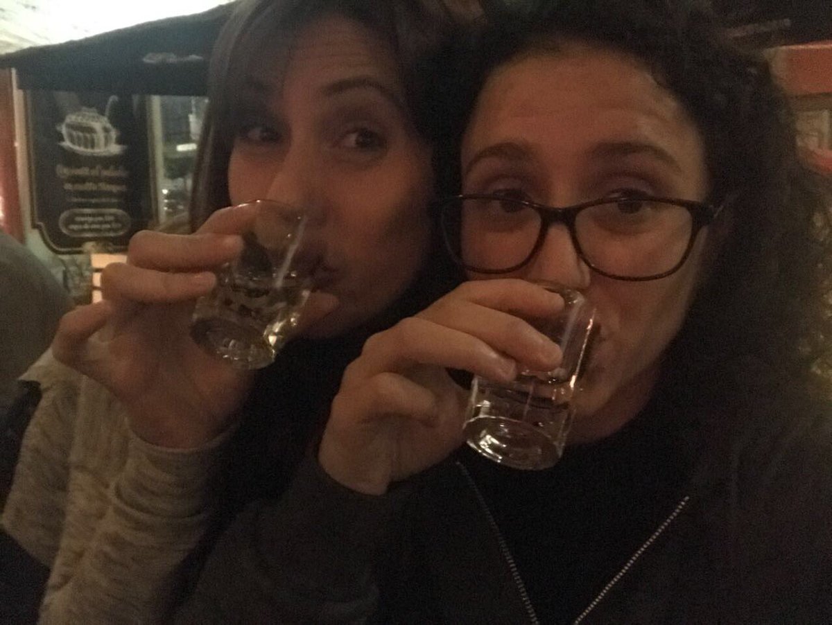 Mezcales con mi carnalita <a href="/LourdesML/">Lourdes Manzano</a>