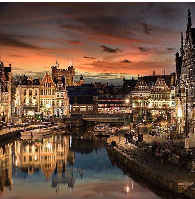 ABRitscher's tweet photo. Reposting @travood_17:
One of the best architectures in the world๐๐ #place #belgium #travel #travood #world #europe #beauty #architecture https://t.co/lagKj2WDIl