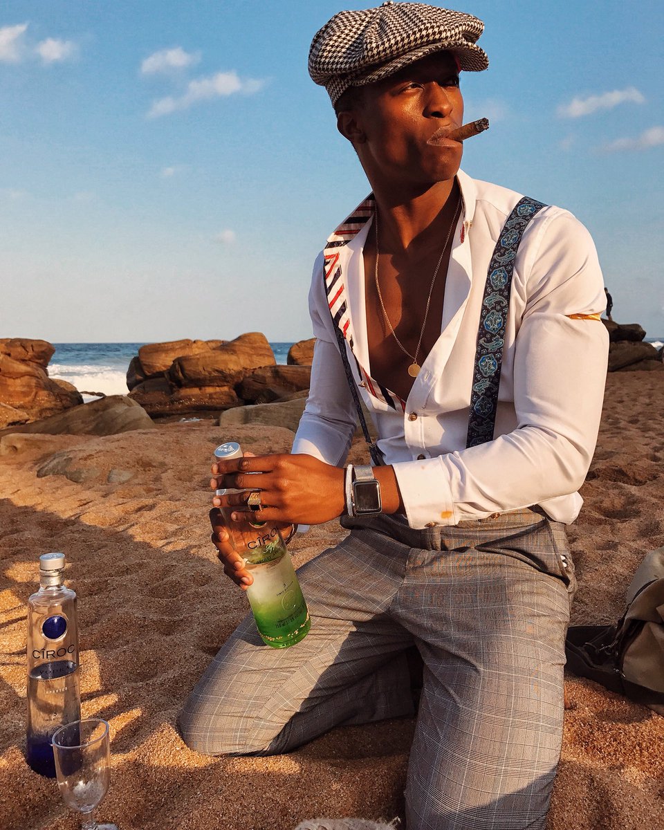 styleby_nk's tweet photo. The Whole TIME💦🔵💚@CirocVodka_SA | @Ciroc #theDandyway #stylebynk #lifestyle https://t.co/HcvDP00xGL