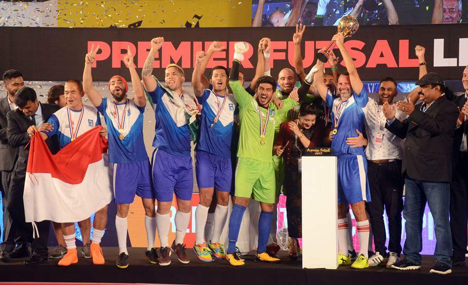 #Throwback to when Ryan Giggs led <a href="/WarriorsMumbai/">Mumbai Warriors</a> to the second consecutive title. #NaamHaiFutsal