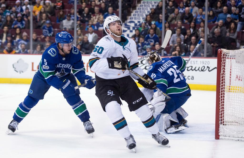Couture leaves Sharks loss to Canucks with injury bayareane.ws/2k1M9dg
