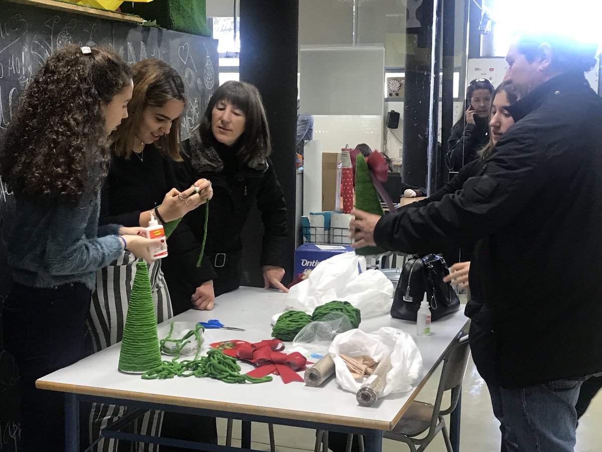 makerspaceSEKcc's tweet photo. #125razonesparaestarjuntos #gracias #openday #makers @institucionsek @mclagar @SEKCiudalcampo https://t.co/JOewP2ZXm6