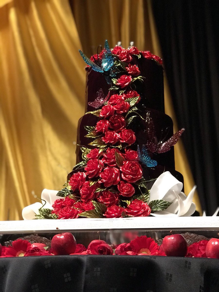 oshimai_choco's tweet photo. 信じられるか…？
これ結婚式なんだぜwww
ご親族もありのw

楽しすぎてやばかった♡
本当に本当に楽しかった♡

(ご夫婦の許可を頂いております) https://t.co/8ZOhl6MAYV