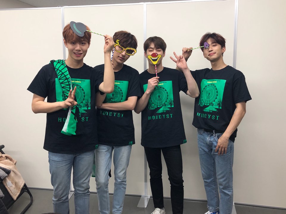 fncmusicjapan's tweet photo. #FNCKINGDOM #HONEYST 1日目公演終了！優しい歌声で会場全体を癒してくれたHONEYST https://t.co/CVgzmqPRJb