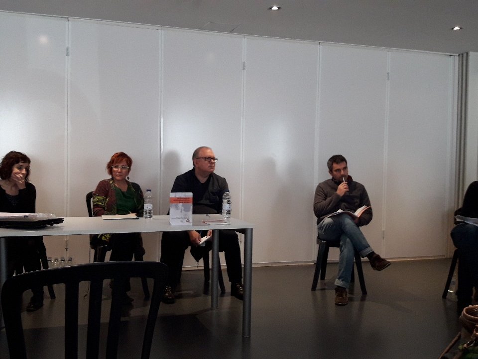 CASC_CAT's tweet photo. La CLAU enganxar-los i cedir el protagonisme als i les joves; acordar corresponsabilitat #pastilladejabon #ASCJove https://t.co/XpUcxj1Cpj