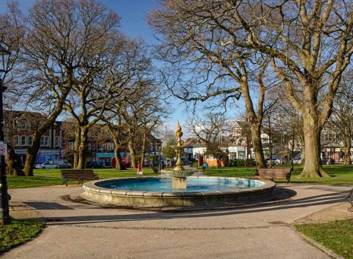 Competition Time: This month we are celebrating all things POOLE we are running a competition to Win £100 of The Dancing Moose Vouchers - Make sure you like and share our page - Its that simple!
The winner announced on 21st December 2017.
#Linkhomes
#thedancingmoose