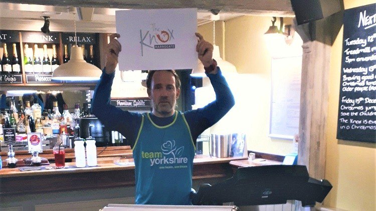 yorkshirecancer's tweet photo. Paul will be running more of his #12MarathonsOfChristmas over the next few days! Take a look at the list below to see if he's coming to a venue near you.
🏃 Today - Stecca No6, Harrogate
🏃 17th Dec - York Station
🏃 18th Dec - @BeckwithGym, Harrogate
→ https://t.co/OpRmY9sM0t https://t.co/W1r8JAvLZi