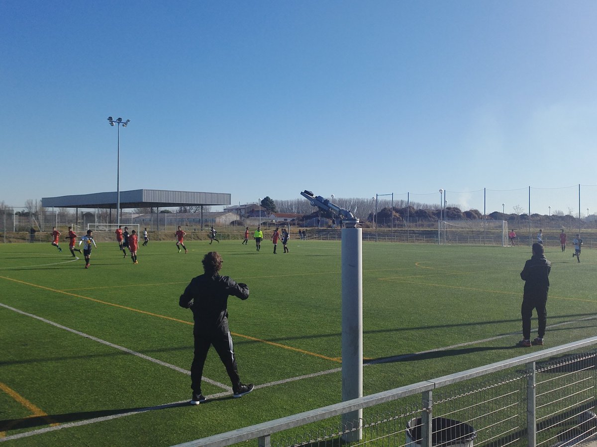 dprietoma's tweet photo. Mañana de ⚽👏.
@USCFbase @cafydUPSA #PolarTeamPro https://t.co/K54J6bwNTm