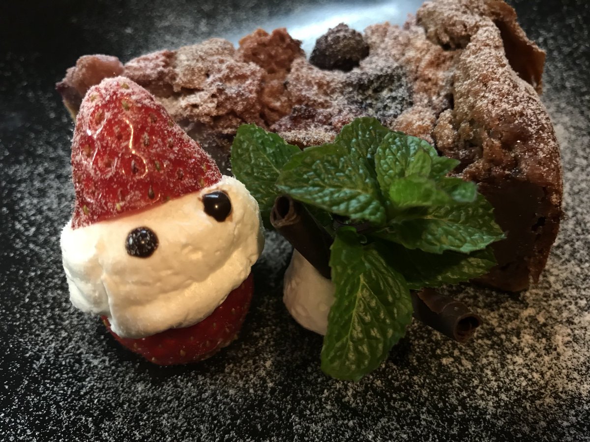 高橋ｼﾞｮｰｼﾞ Auf Twitter クリスマスコースドルチェはこちら 4種のベリーのチョコレート クラフティ 可愛いミニサンタを添えてます O モダンタイムス柏 イタリアン パスタ 個室 ワイン 柏 サンサン通り パーティ 生麺 旬 美味しい イタリア
