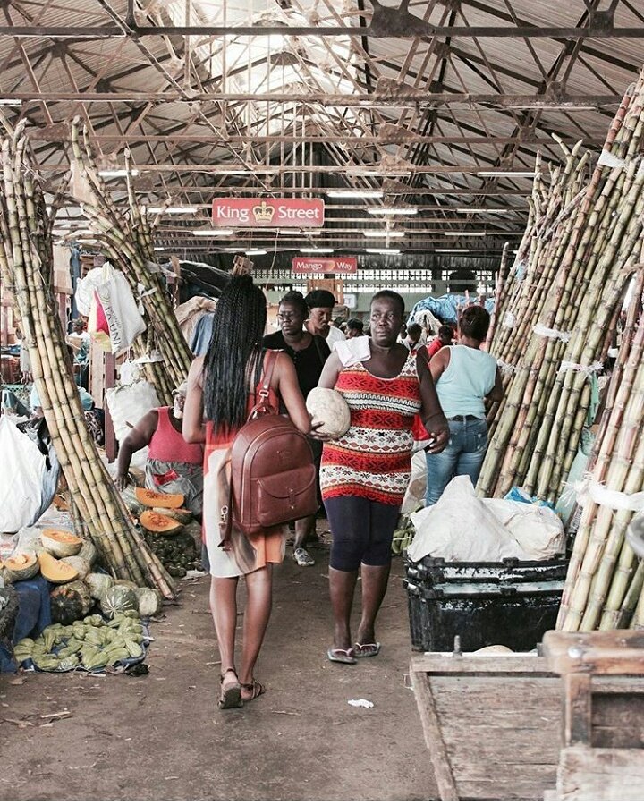 Areacode_876's tweet photo. Coronation Market (Downtown Kingston) 🇯🇲🇯🇲 https://t.co/YyvswVecwt