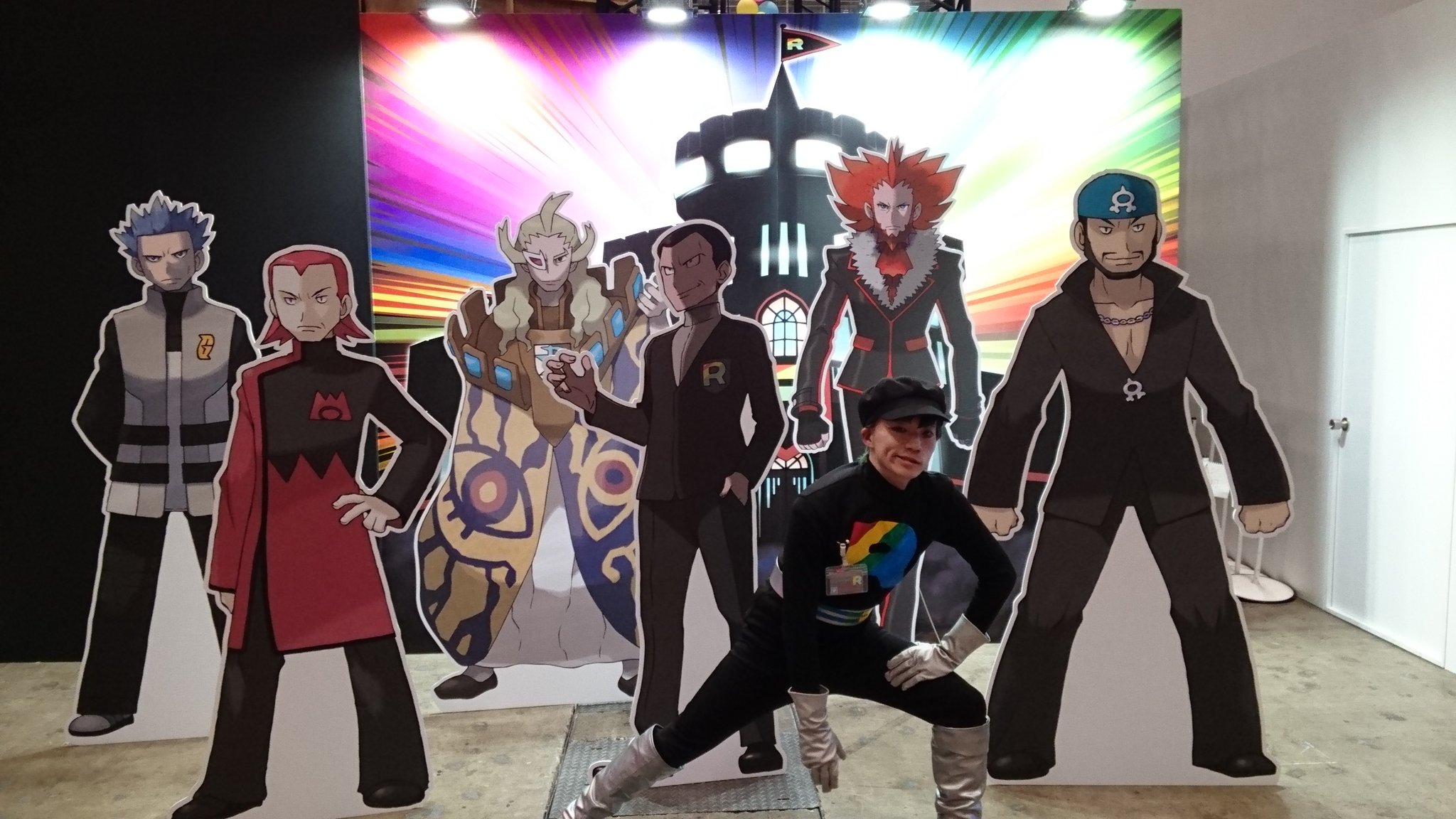 アリクイ太郎 V Twitter Junichi Masuda 増田さんジャンプフェスタ一日目レインボーロケット団視察にいきました W ゝ 先輩したっぱに遅刻して滅茶怒られ グズマにぐるぐるやられ サカキ様と対面したり先輩したっぱと記念撮影したりしました