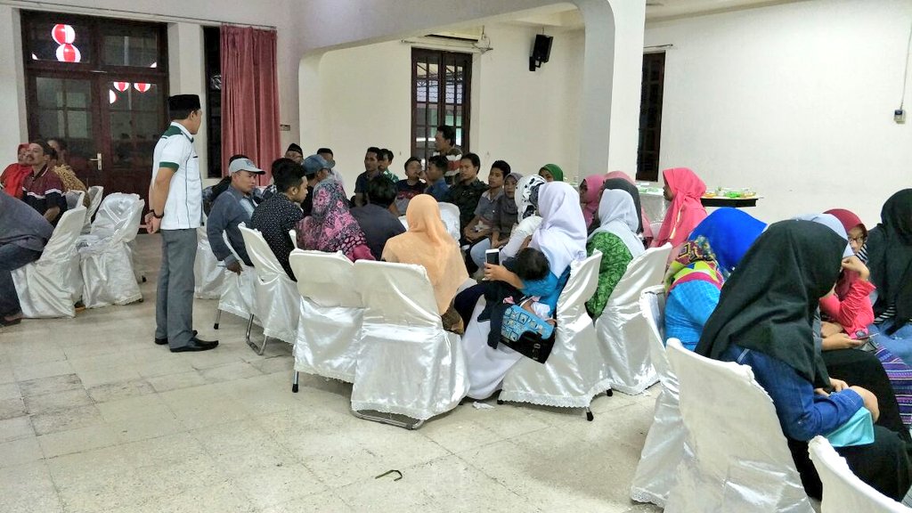 KaderPKBJatim's tweet photo. Suasana diskusi kelompok Pendidikan Kader Pertama PKB Kab. Malang @DPP_PKB @dpwpkbjatim @cakimiNOW @halimiskandarnu @PkbMalang https://t.co/h8jmQ28HDg