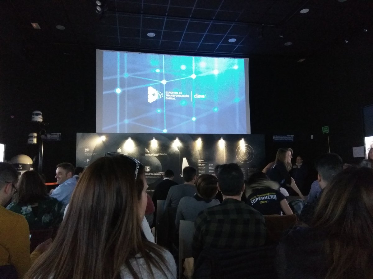 dperonam's tweet photo. #clavei #superhero día de convivencia con este equipazo  #claveiTeamDay https://t.co/4f1cm9ynGT
