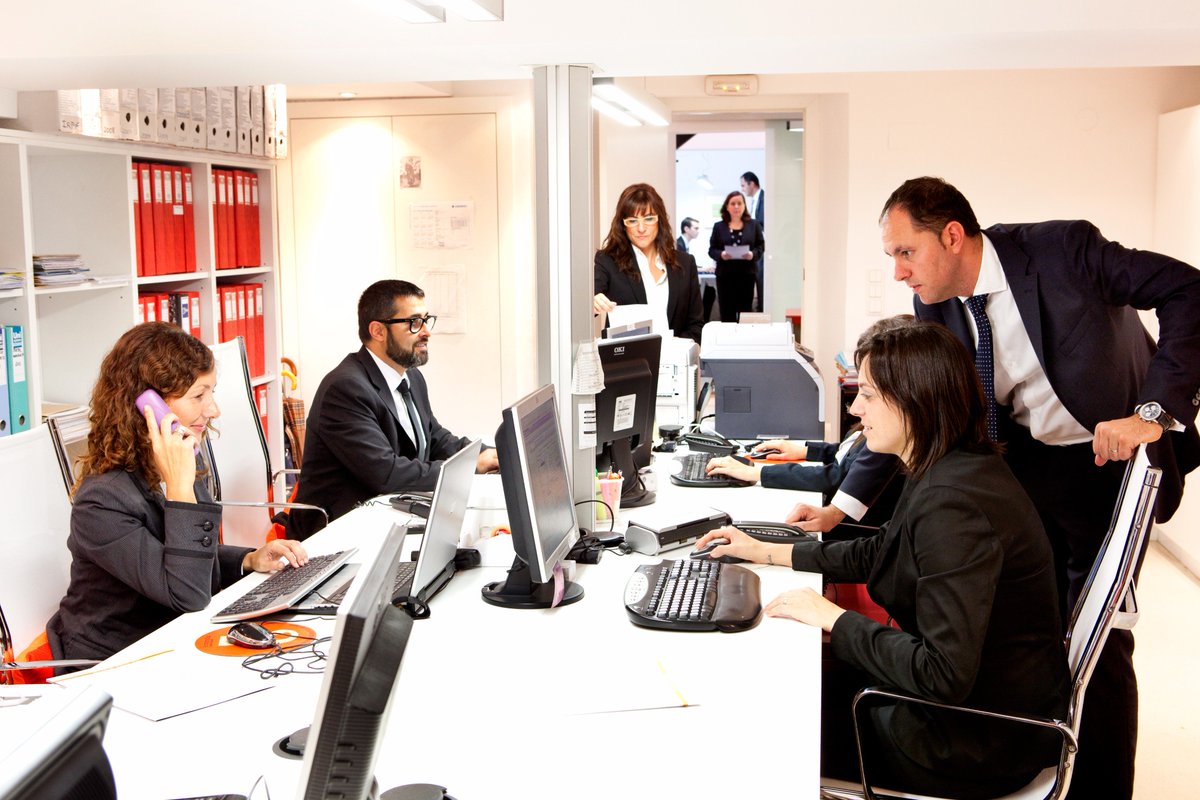 vivespons's tweet photo. La internacionalización, la protección de datos, la #digitalización,...hay muchos retos que las #pymes afrontarán en un futuro inmediato. De todos ellos os hablamos en nuestro blog. @vivespons tu asesoría de #empresas en #Dénia y #CostaBlanca: https://t.co/hhwobKqoNu @PonsVives https://t.co/E21zu7Jr8T