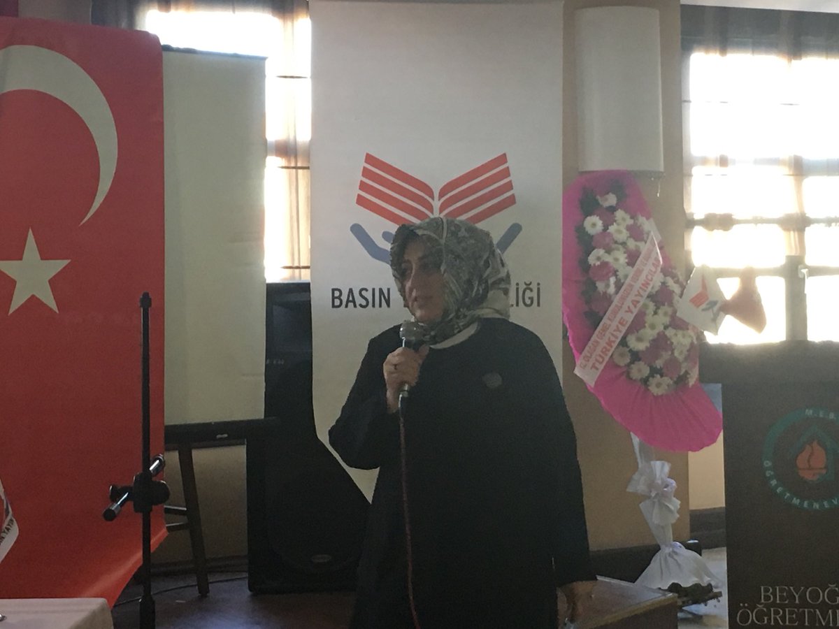 TURLAMeetings's tweet photo. Basyaybir genel kurulunda @mlkgnyz @istkaorgtr’nın desteğiyle Yatedam’ın yayıncılık sektörüne getirilerinden bahsediyor ve önümüzdeki dönem uluslararası yayıncılık piyasasında etkimizi artıracağımızın sözünü veriyor. #istka #basyaybir #yenilikciistanbul https://t.co/s2fUEpkoLA