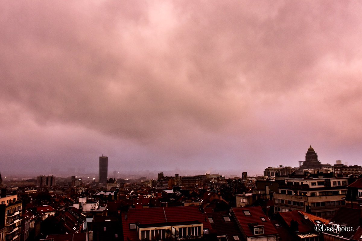 Argentine58's tweet image. Bonjour les Artistes 
Woke up this morning in my #Brussels I ❤️
Première nouvelle : #Labille croit encore au PS fort !
Avec tout mon respect pour #diRupo et #Magnette :
« Cours toujours » le PS c’est dépassé.
Faut trouver autre chose !