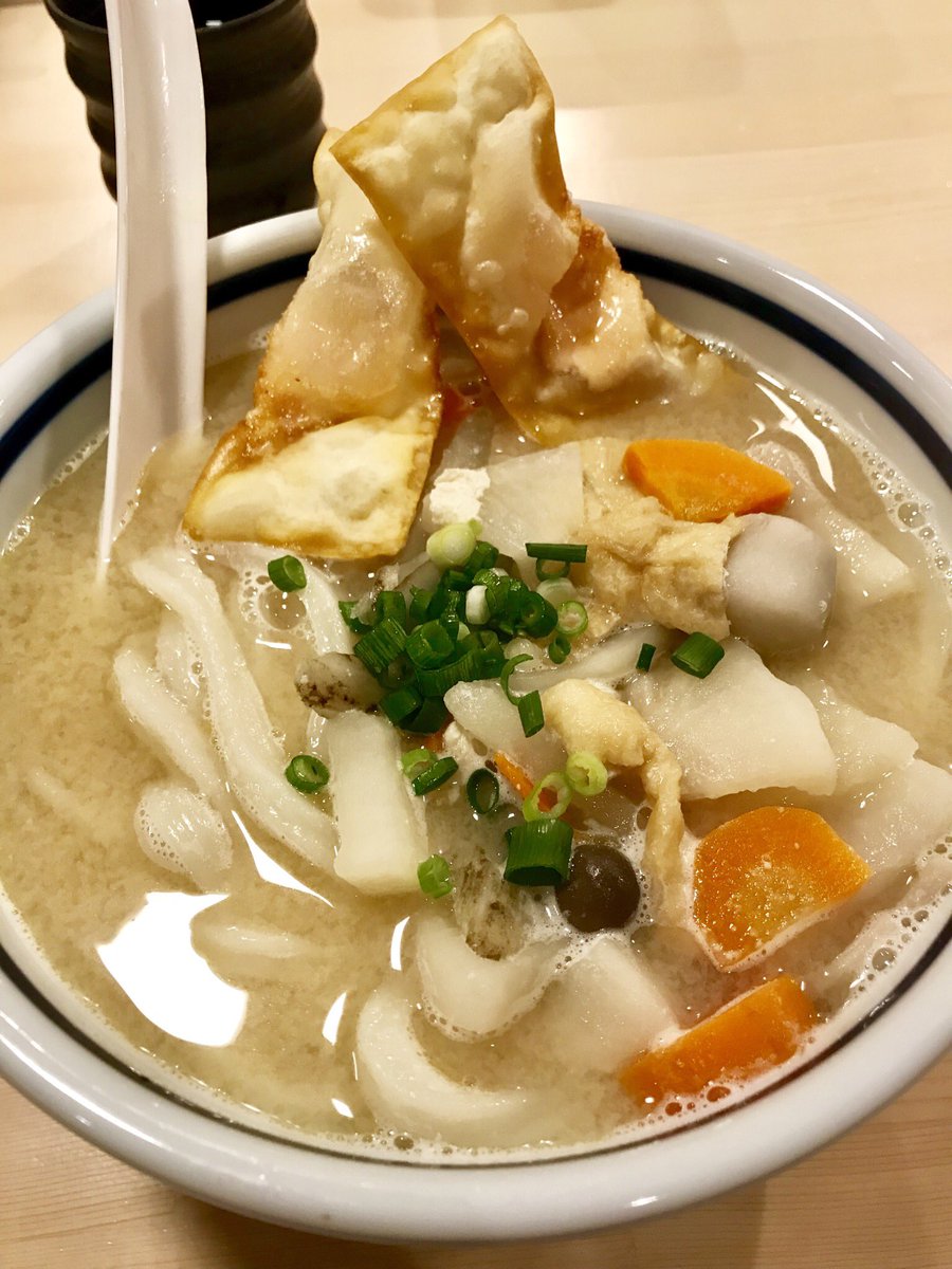 梅屋敷ミタ おかんがテレビでやってたうどん屋さん行きたいというので行ってきました 蒲田駅医大通りの うどん屋 大作 さん 意外にも関西ベースのお店で まさか関東で白味噌のうどん食べられると思ってなかったのでラッキー 暖まりました 明太チーズ