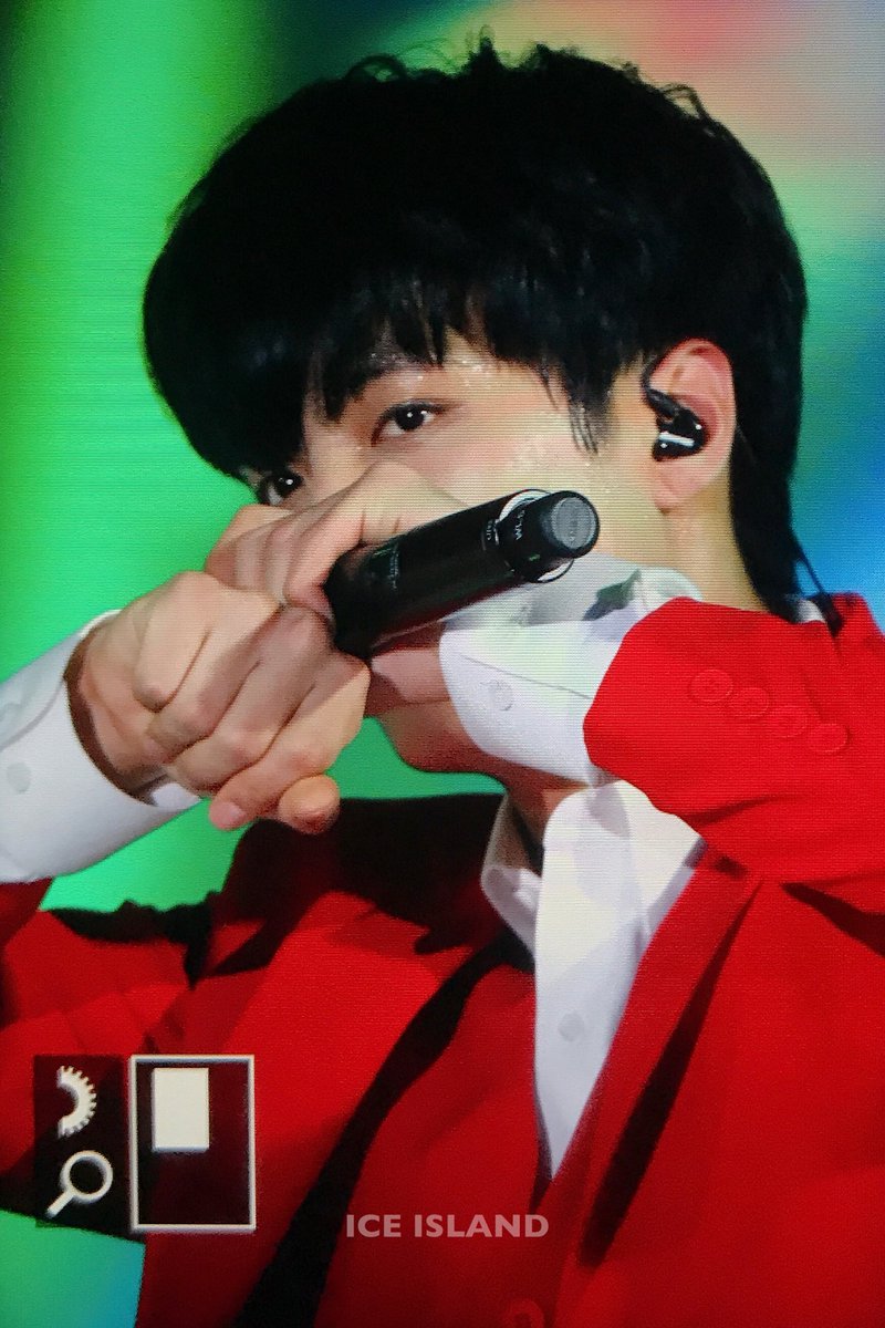 ICEISLANDJR's tweet photo. #NUEST_W #JR #김종현 https://t.co/4L1nUY7eEH