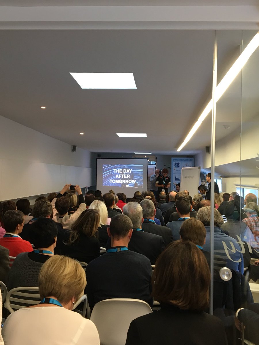 Financebuilders's tweet photo. @VALUEbuildersKD introducing @hinssen #DATHR https://t.co/0HSYg0SgEE