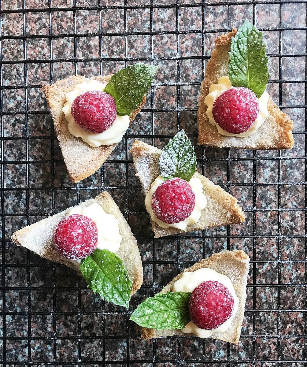 Happy_Igloo's tweet photo. Looking for party canapé inspiration over the festive period? My #glutenfree lemon and raspberry syllabub toasts always go down a treat! @geniusfoods #Christmas #NewGeniusThinking https://t.co/chYrFMSUDm https://t.co/FUU7ABkyLO