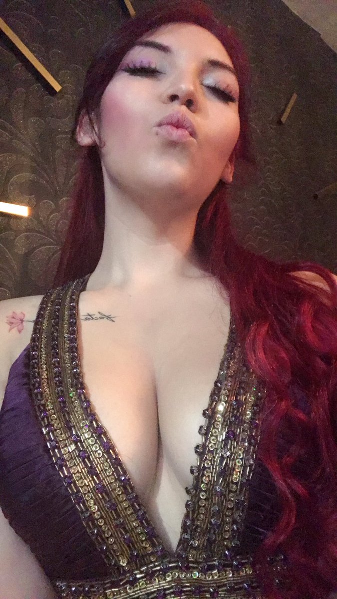 Sexcritora_'s tweet photo. Me invitaron a la posada de ingeniería y era la única que parecía mujer 🤭🤭🤭 #SoyLic #Amenme https://t.co/AWPcebvU5J