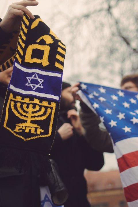 HRMRKR's tweet photo. 1128 Palästina-Demo ruft "Allahu Akbar", "Kinder haben keine Schuld", "Freiheit für Kinder" & "Wir wollen nach Palästina zurück".
Gegendemo: "Palästina halt's Maul" & "Lang lebe Israel"
Mit #Jerusalem hat das hier nichts zu tun. Aber mit #Antisemitismus. #hal1612 https://t.co/y2jaWKWPBj