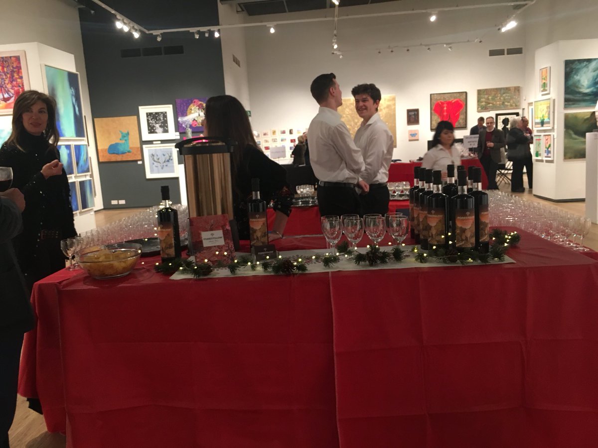 art4youthlondon's tweet photo. Thank you @forestglowUK Your wine was delicious and you had helped make our 30th anniversary, so festive!🍷#merrychristmasall #thatsawrap https://t.co/T0Hy5tYajG