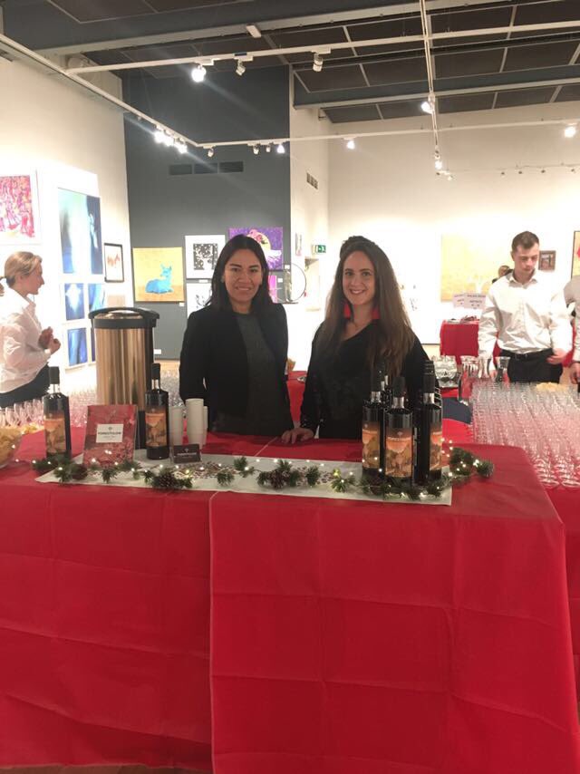 art4youthlondon's tweet photo. Thank you @forestglowUK Your wine was delicious and you had helped make our 30th anniversary, so festive!🍷#merrychristmasall #thatsawrap https://t.co/T0Hy5tYajG