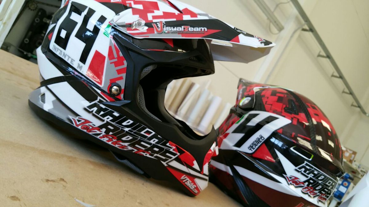 VisualTeamSas's tweet photo. Personalizza il tuo casco con le nostre grafiche a copertura integrale! 

Contattaci subito ➡ info(@)https://t.co/bqwnhl0ZnZ https://t.co/H52c83XKaS