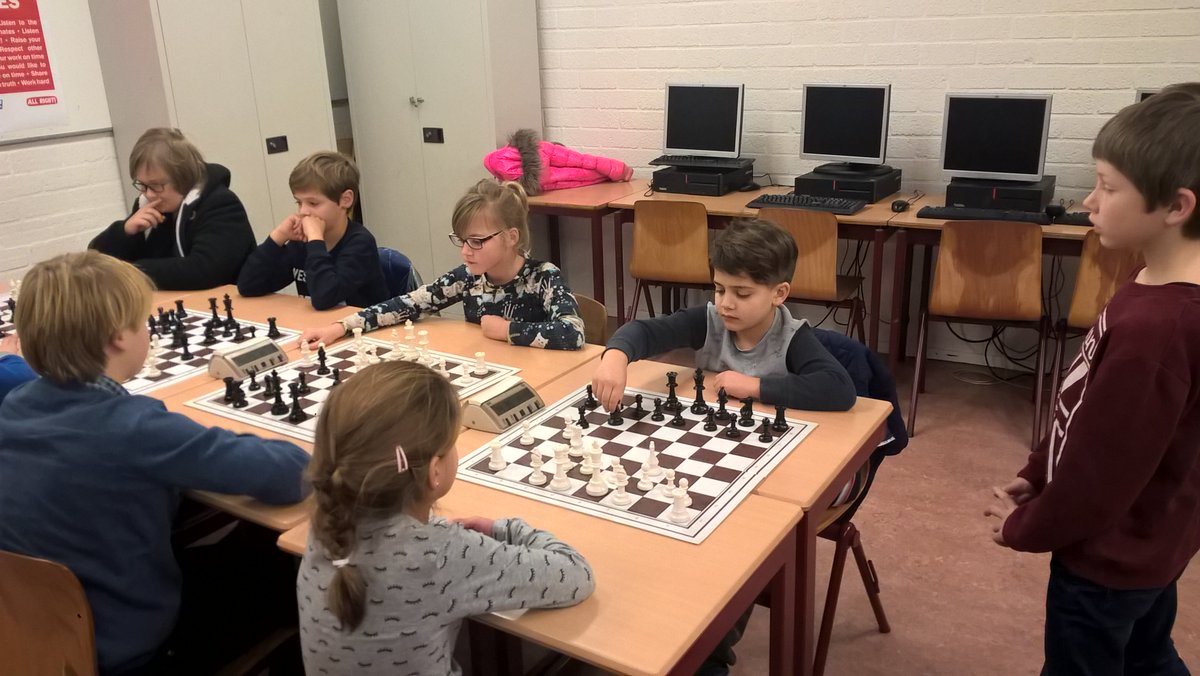 Het #3torens jeugdteam in actie in IJsselmonde ☺ .