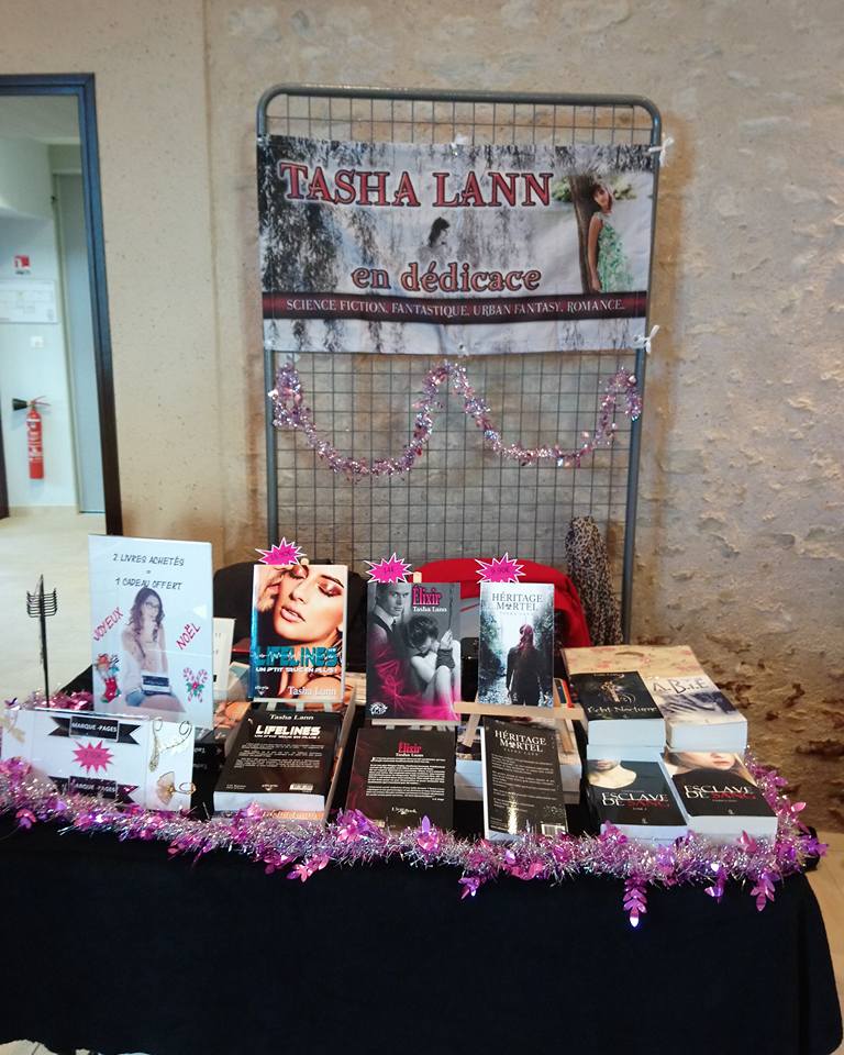 EditionsCalepin's tweet photo. Retrouvez dès à présent et pour deux jours Tasha Lann sur le marché de #Noël de Cherré pour une séance de #dédicaces !!! Venez nombreux !!! #librairie #lire et  #lecture https://t.co/oryY1BJgzt