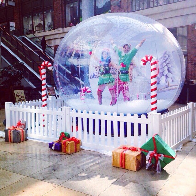 whatsonsthelens's tweet photo. Father Christmas and his reindeer will be in Church Square #StHelens tomorrow (Sunday 17 December) between 12 noon - 4pm to hear any last minute Christmas wishes!

Elvis the Elf will also be telling stories from within a giant snow globe in Church Square plus Funfair! https://t.co/cWt34TYomu