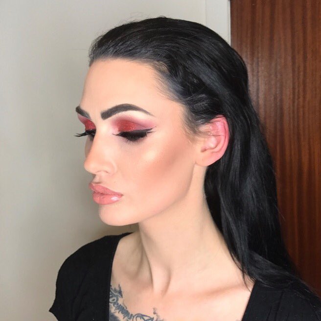cashmore_makeup's tweet photo. #illamafia Christmas eyes 😍❤️ https://t.co/tQ6G0bmM0u