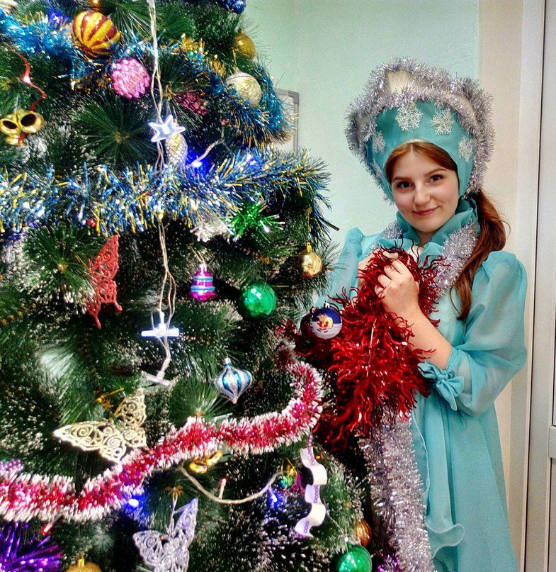 Ученица 10 класса МОУ "ЦО №1" Полянцева Анна получила звание "Мисс Снегурочка 2017"