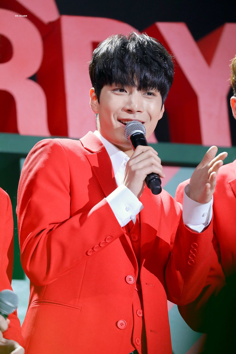 ICEISLANDJR's tweet photo. 김종현을 음방 엠씨로! #NUEST_W #JR #김종현
https://t.co/RFd4iR3W72
https://t.co/1C4APlVzUO https://t.co/54bXbJmaQ3