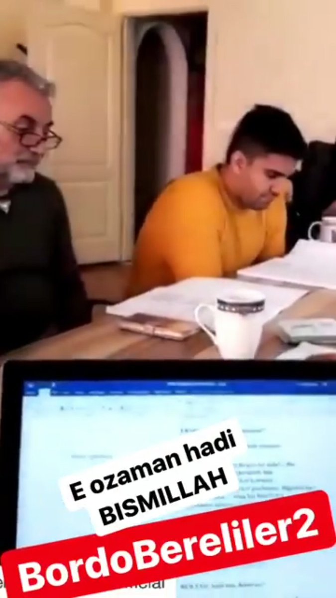 #didemdelen sizin didonun ex aşkı bile bir filmde oynuyor yaaaa vah vahhhh yazık dodosa o kadar boşuna mı oyunculuk kursu görüyor sizin ki yaaa ühühühü ağlayın lanbsbsbsnn