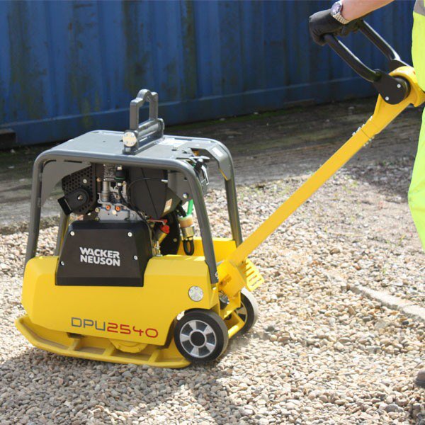 stirlindev's tweet photo. Sorry to report we’ve had a @WackerNeuson forward &amp; reverse plate disappear from @RiversideEPark this week. Can @RickmarPlant @StirlinPlant &amp; others RT 2 see if we can locate it. PLEASE RT https://t.co/FWav9hknaI