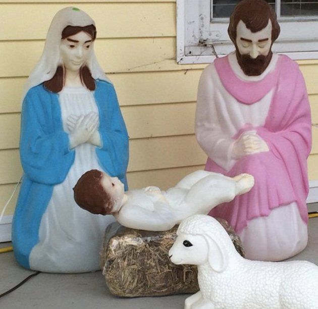 Joelwillans's tweet image. Baby Jesus is going to have some pretty impressive abs by the end of the festive season.