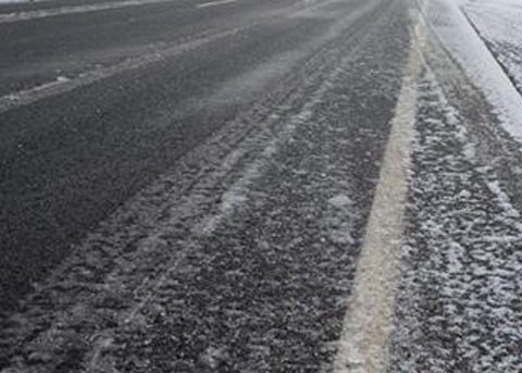 sthelensstar's tweet photo. Black ice warning for drivers: DRIVERS are being warned of black ice on roads across St Helens. https://t.co/oiQRZjv66V https://t.co/R59DGDFViP