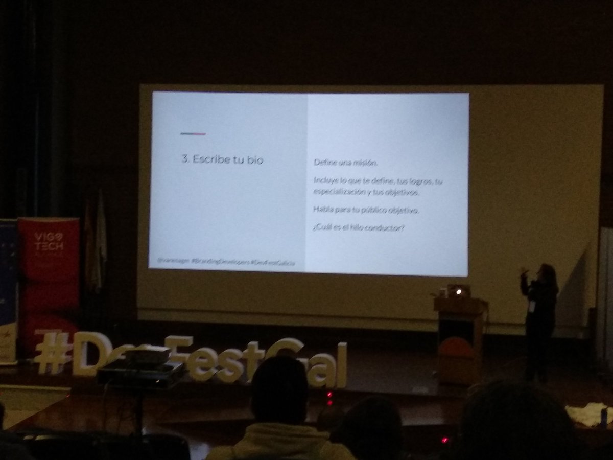 #brandingdevelopers #DevFestGalicia esas cosas que te explican en la carrera y se te olvida con el tiempo, gracias por la ayuda 😁😁