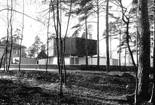 ro_almonacid's tweet photo. VILLA TESDORPF: obra del inclasificable arquitecto inglés Ralph Erskine en Skövde (#Sweden 1954). Un ejercicio dialéctico entre opuestos: madera-fábrica, naturaleza-artificio, tectónico-estereotómico, disperso-compacto...
#100x100masterhouses https://t.co/hsfJER9vvy