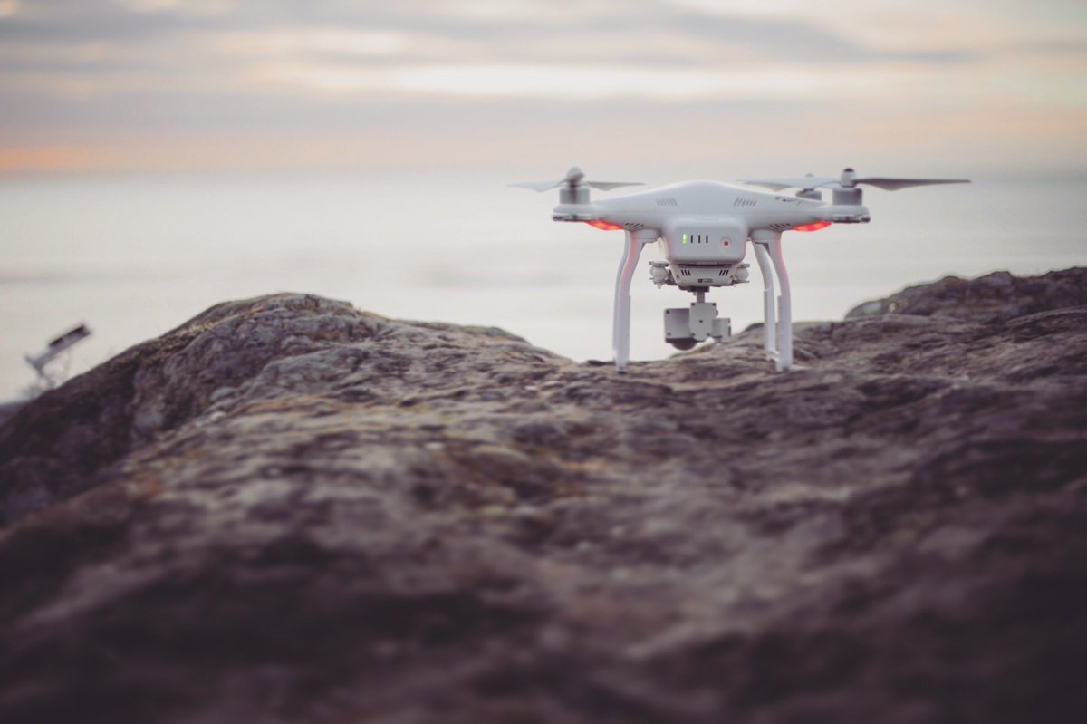 Working hard, regardless of the temperature! This morning at Inchydoney Beach. 📷 Canon 5D Mark IV 
#drone #dronephotography #djiphantom3professional #dji #djiphantom #phantom3pro #phantom #corklike #cork #westcork #itscorklike #hellocork_ #dronegoals #beach #canon5dmarkiv