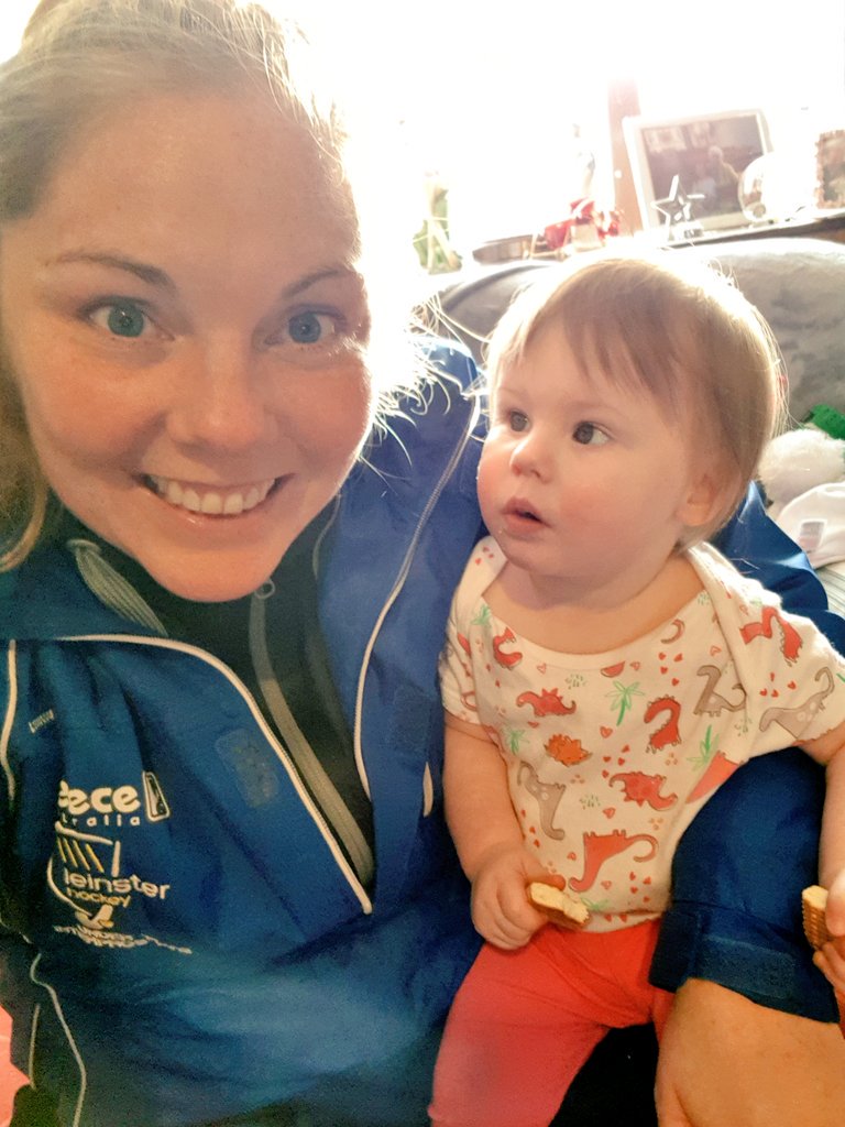 RuthyMcD's tweet image. Got cuddles with my gorgeous niece this morning. She's home from Canada for Christmas! ❤️❤️❤️ She wasn't sure if I was her mum or her Aunty!! #sameface #samevoice #AuntyRuthy